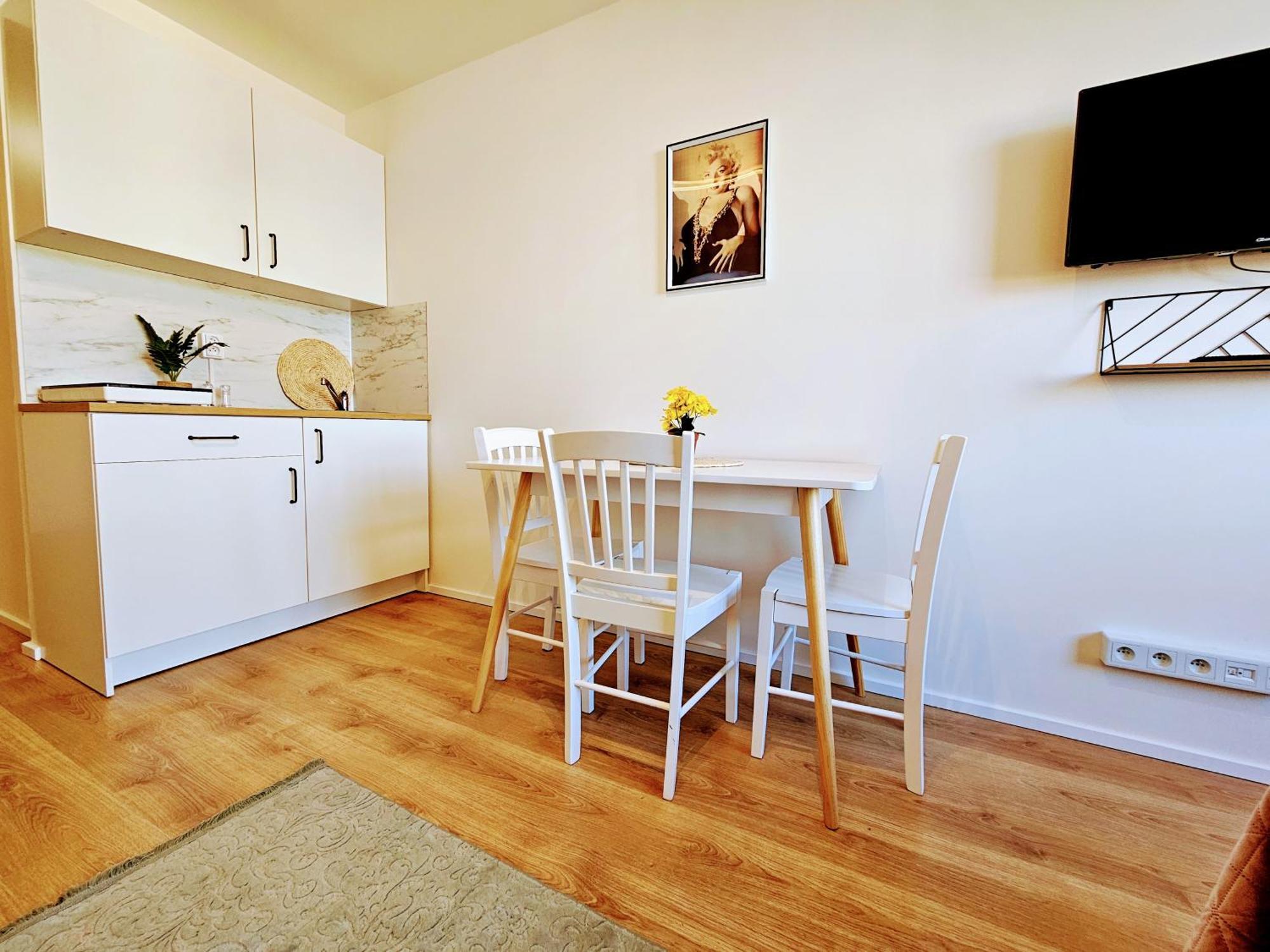 Live-inn Hotel-style 5 Apartments, 20 Mins To Centre, Gym, Reception, Free Parking, Lift, Roof Terrace & Game Apartmán *