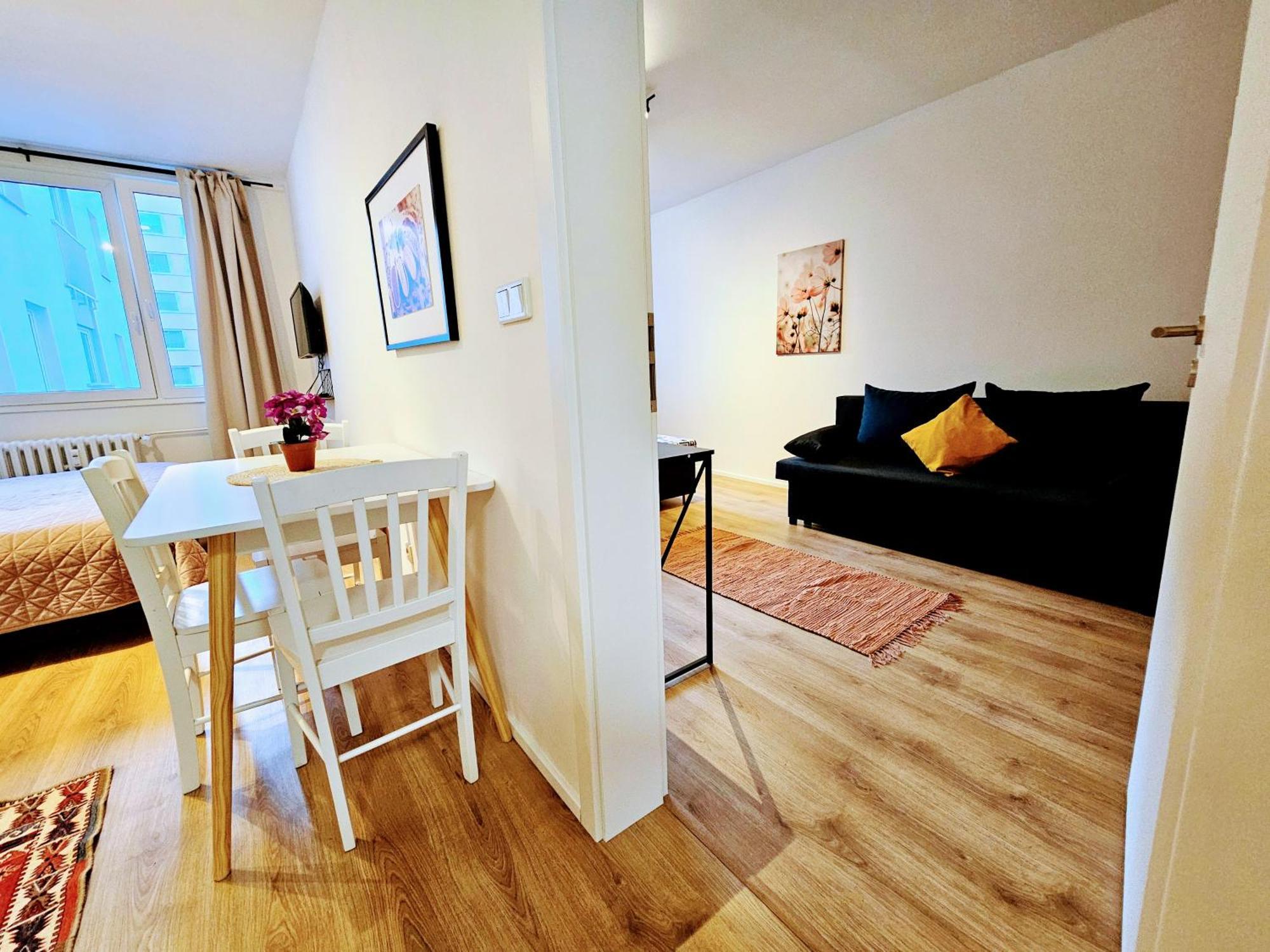 Live-inn Hotel-style 5 Apartments, 20 Mins To Centre, Gym, Reception, Free Parking, Lift, Roof Terrace & Game Apartmán *