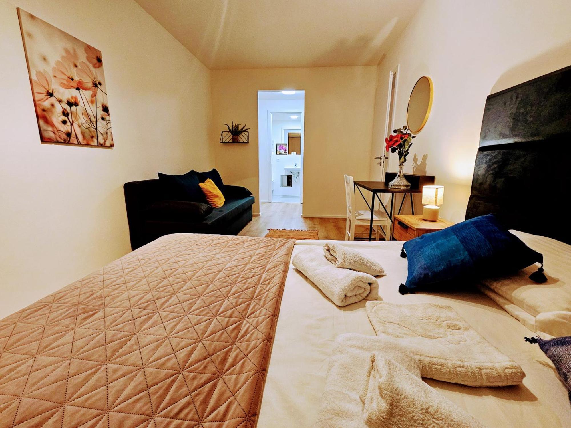 Live-inn Hotel-style 5 Apartments, 20 Mins To Centre, Gym, Reception, Free Parking, Lift, Roof Terrace & Game Apartament