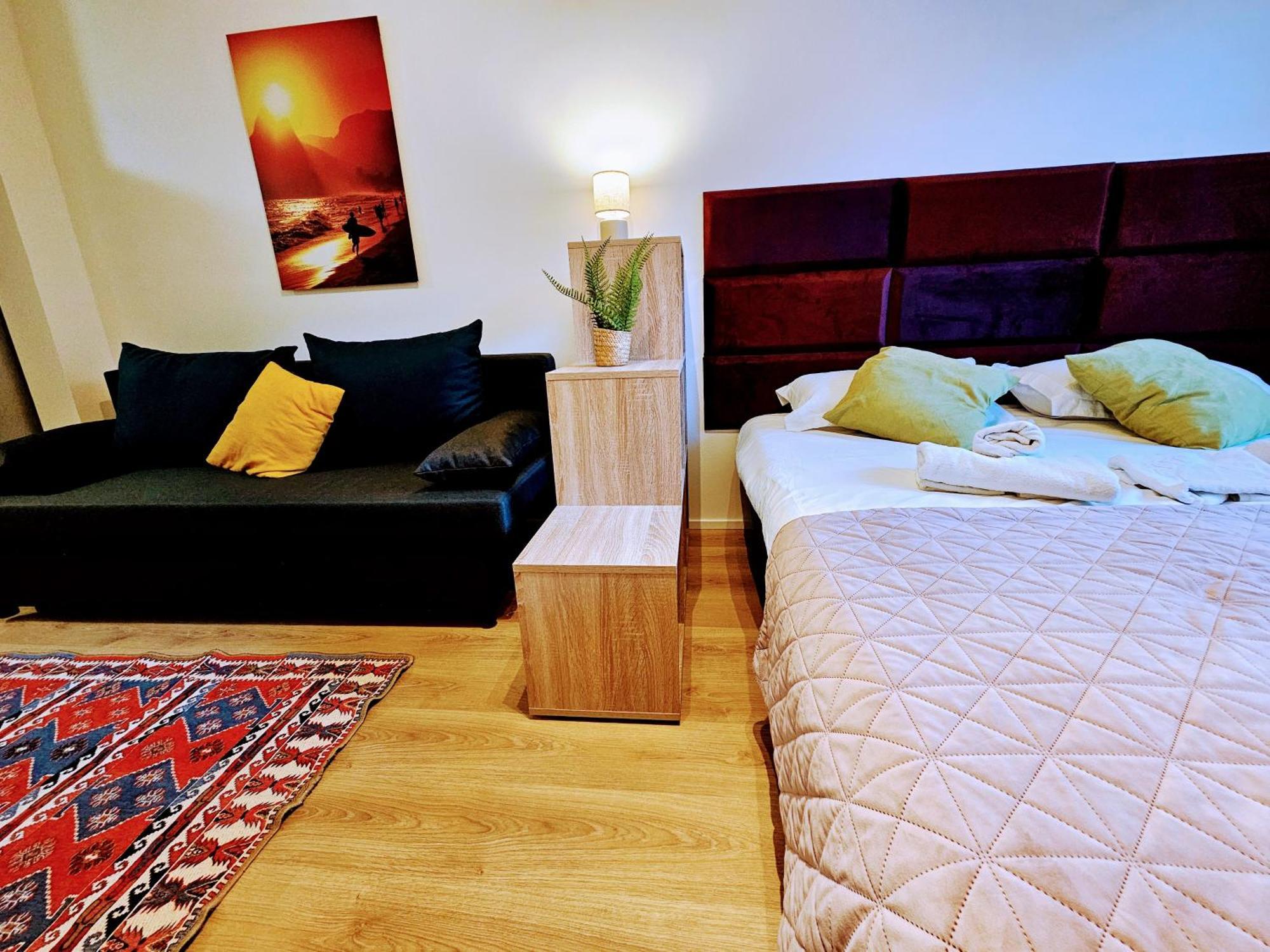 Apartament Live-inn Hotel-style 5 Apartments, 20 Mins To Centre, Gym, Reception, Free Parking, Lift, Roof Terrace & Game